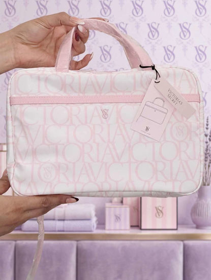 Imagen de Victoria's Secret Cosmetiquera de Viaje Blanca Letras Rosas.